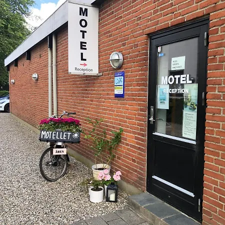 Мотель Motel Apartments 3*