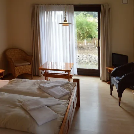 Motel Apartments Мотель 3*
