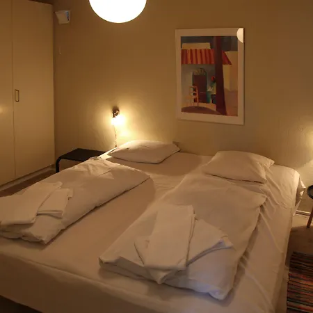 Motel Apartments מוטל