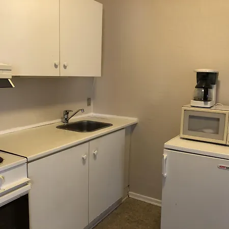 Мотель Motel Apartments 3*
