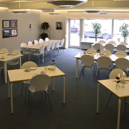 Motel Apartments מוטל 3*