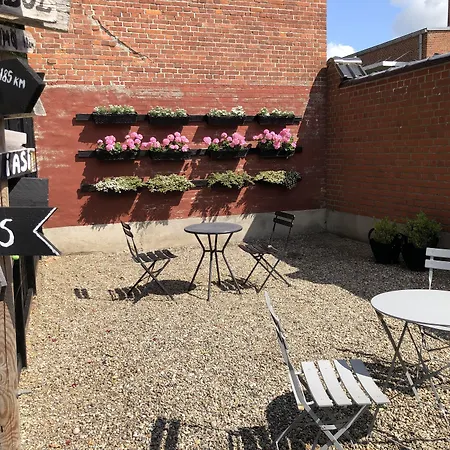 Motel Motel Apartments