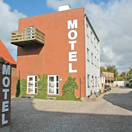 Motel Apartments Motel 3*